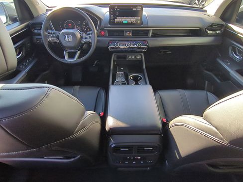 Used 2023 Honda Pilot Touring image 30