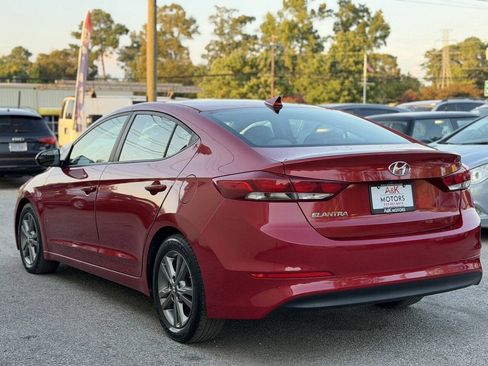 Used 2017 Hyundai Elantra SE FWD image 3