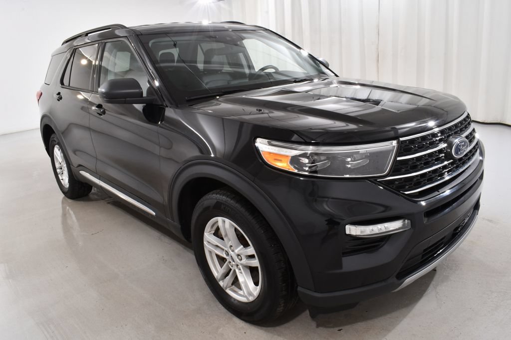 Used 2024 Ford Explorer XLT w/ Equipment Group 202A AWD/4WD image 5