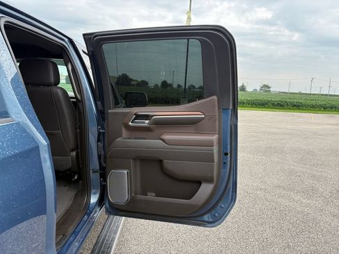 Used 2025 GMC Sierra 1500 Denali AWD/4WD image 39