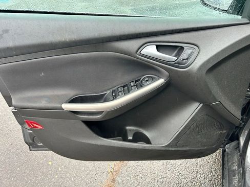 Used 2016 Ford Focus Titanium image 19