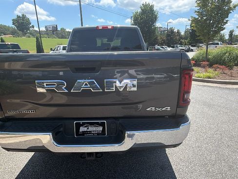 Used 2025 RAM 2500 Big Horn AWD/4WD image 9