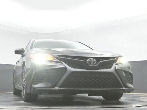 Used 2019 Toyota Camry SE FWD image 39