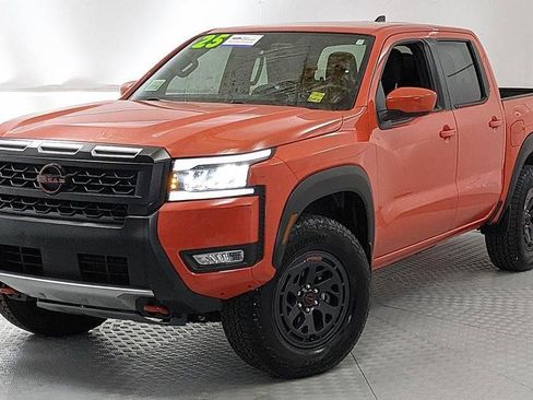 Used 2025 Nissan Frontier PRO-4X w/ Interior Protection Package AWD/4WD image 6