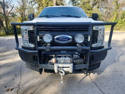 Used 2017 Ford F250 XL w/ Power Equipment Group image 2