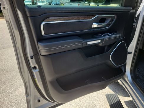 Used 2019 RAM 1500 Laramie RWD image 23