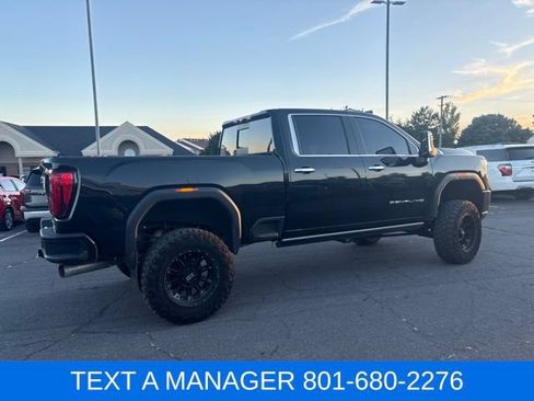 Used 2023 GMC Sierra 3500 Denali w/ Denali Black Diamond Edition AWD/4WD image 8