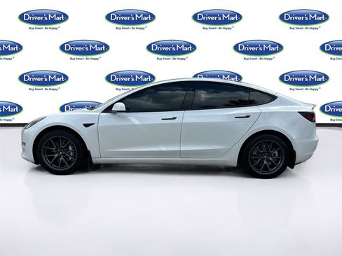 Used 2023 Tesla Model 3 Standard Range image 4
