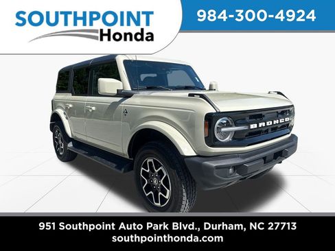 Used 2025 Ford Bronco Outer Banks AWD/4WD image 1