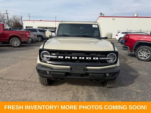 Used 2025 Ford Bronco Outer Banks image 2