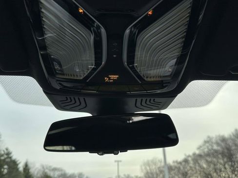 Used 2022 BMW 750i xDrive w/ Executive Package image 39