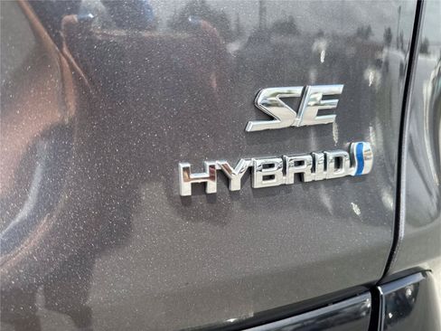 Used 2022 Toyota RAV4 SE w/ Convenience Package AWD/4WD image 39