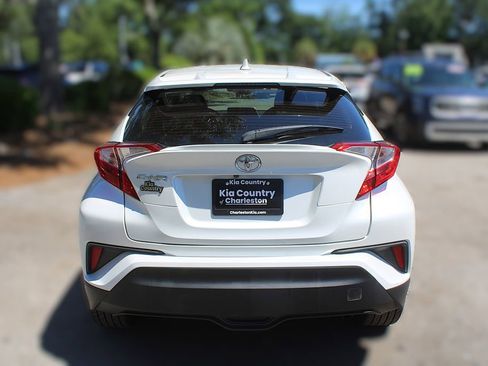 Used 2019 Toyota C-HR XLE FWD image 8