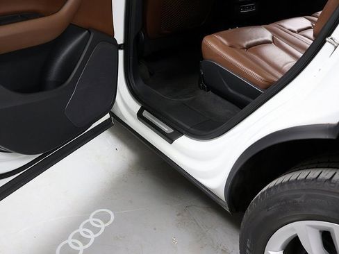 Used 2019 Audi Q7 3.0T Premium w/ Convenience Package image 29