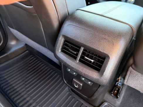 Used 2020 Chevrolet Equinox Premier image 18