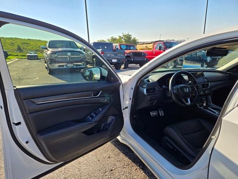 Used 2018 Honda Accord EX-L image 11