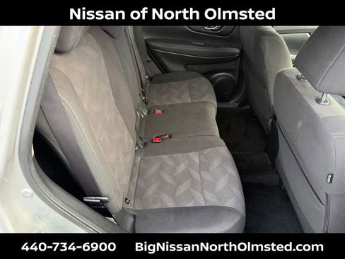 Used 2016 Nissan Rogue SV image 25