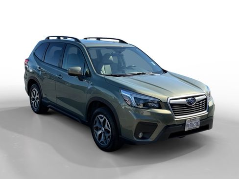 Used 2021 Subaru Forester Premium AWD/4WD image 7