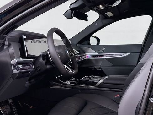 Used 2026 BMW i7 xDrive60 image 9