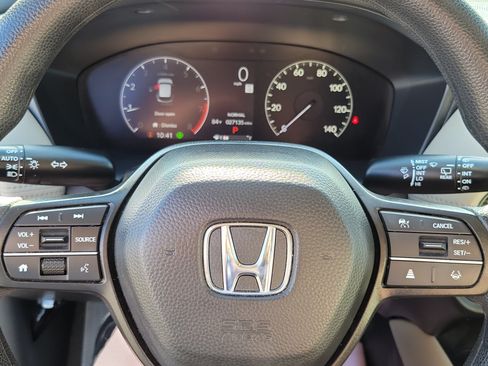 Used 2024 Honda HR-V LX image 11