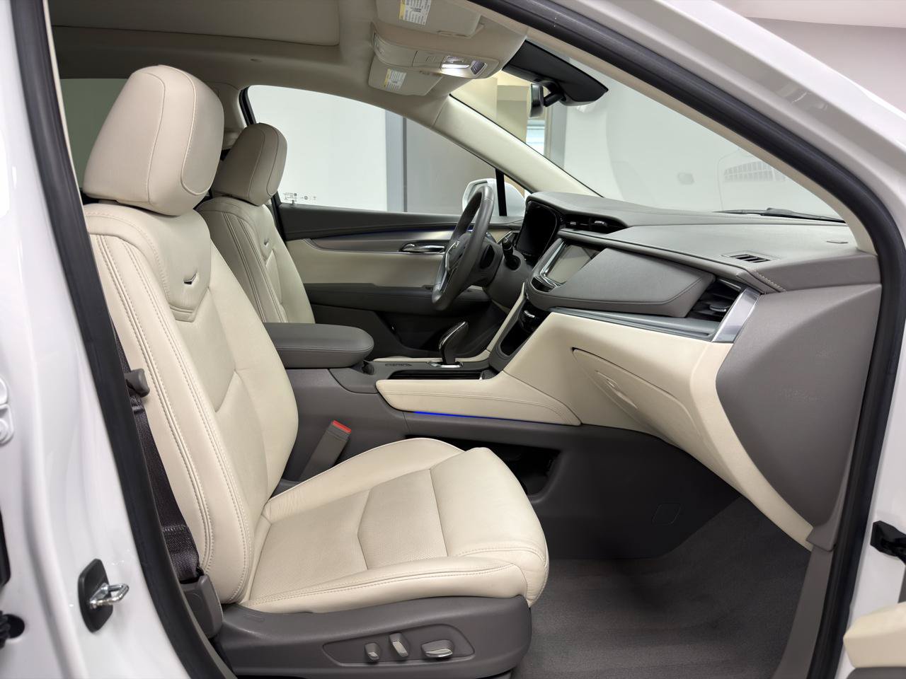 Used 2017 Cadillac XT5 Premium Luxury AWD/4WD image 10