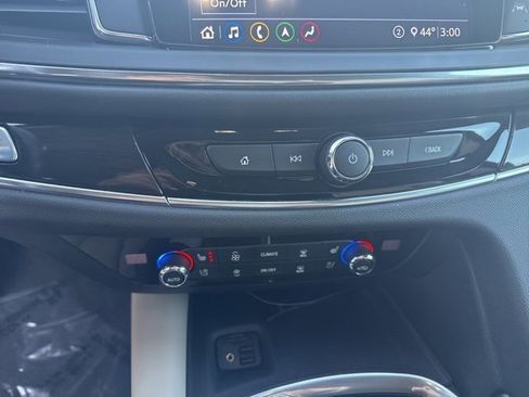 Used 2020 Buick Enclave Premium w/ Sun and Sites Package image 15