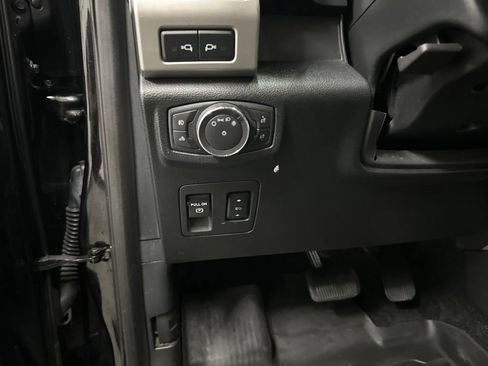 Used 2019 Ford F150 Lariat RWD image 34