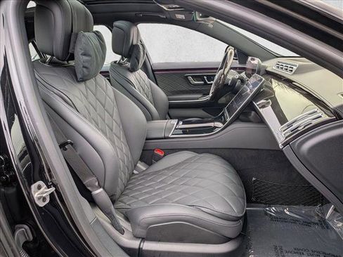 Used 2025 Mercedes-Benz S 580e 4MATIC Sedan image 24