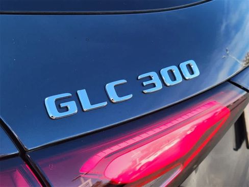 Used 2024 Mercedes-Benz GLC 300 image 6