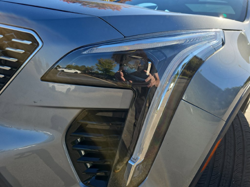 Used 2023 Cadillac XT4 Premium Luxury w/ Technology Package AWD/4WD image 34