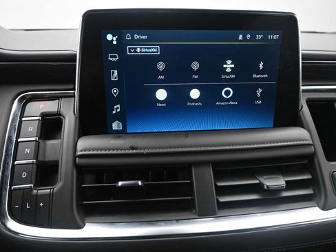 Used 2024 Chevrolet Suburban LT image 20