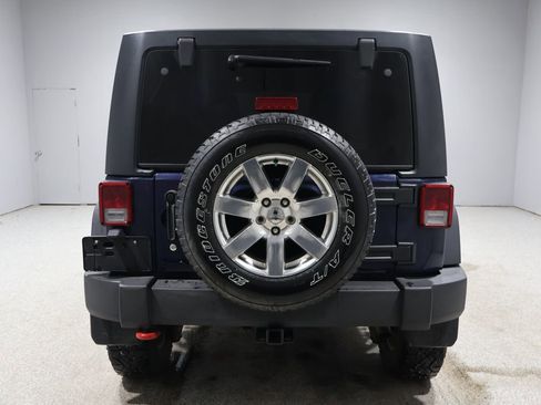 Used 2013 Jeep Wrangler Unlimited Sport image 3