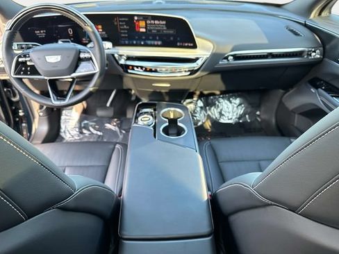 Certified 2025 Cadillac Lyriq Luxury w/ LPO, Floor Liner Package AWD/4WD image 14