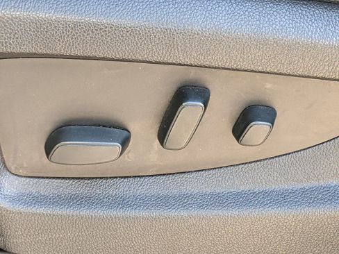 Used 2017 GMC Yukon XL SLT image 19