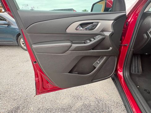 Used 2018 Chevrolet Traverse LT AWD/4WD image 17
