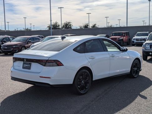 Certified 2025 Honda Accord SE image 5