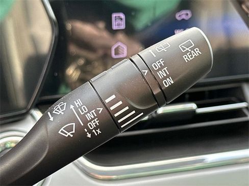 Used 2024 Chevrolet Trax LT w/ LT Convenience Package image 10