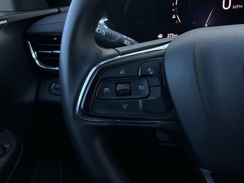 Used 2025 Buick Envista Sport Touring image 33