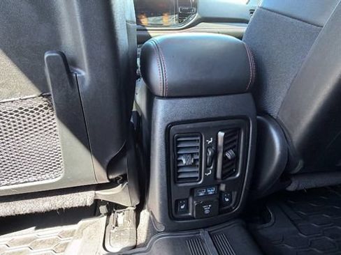 Used 2024 Dodge Durango GT AWD/4WD image 32