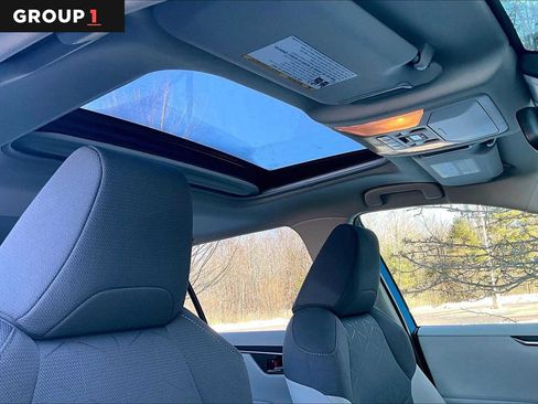 Used 2021 Toyota RAV4 XLE image 13