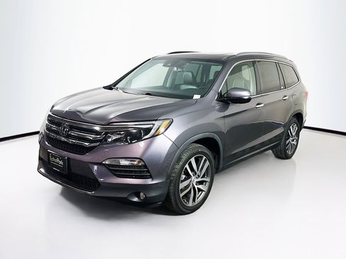 Used 2017 Honda Pilot Touring image 3