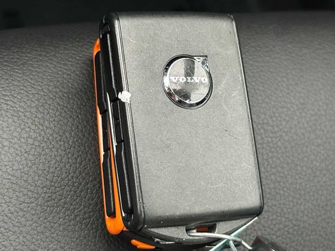 Used 2025 Volvo XC40 B5 Core w/ Protection Package Premier image 32