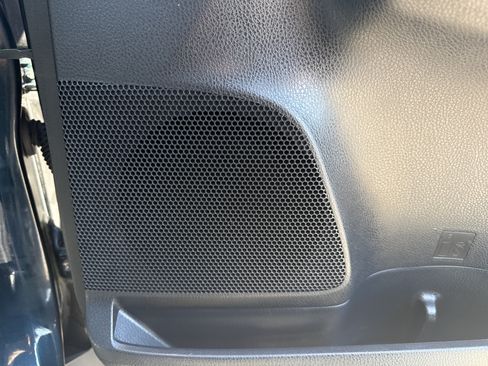 Used 2018 Toyota RAV4 LE FWD image 25
