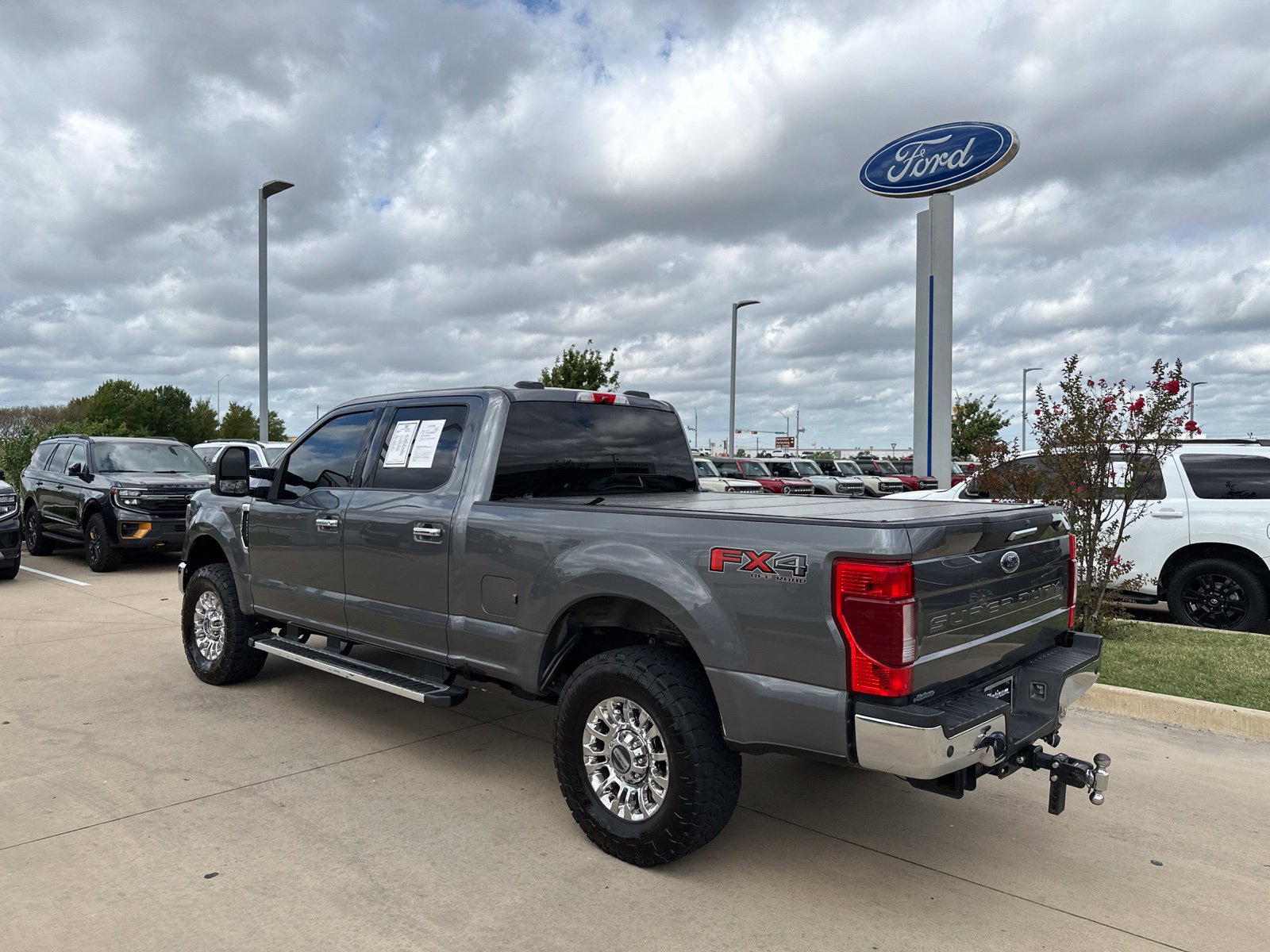 Used 2022 Ford F250 XLT w/ XLT Premium Package AWD/4WD image 3