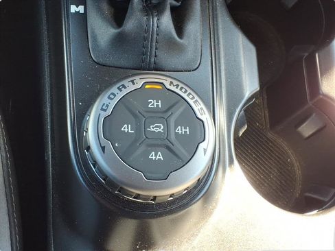 Used 2022 Ford Bronco Black Diamond image 16