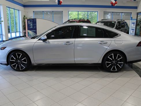 Used 2024 Honda Accord Touring image 31