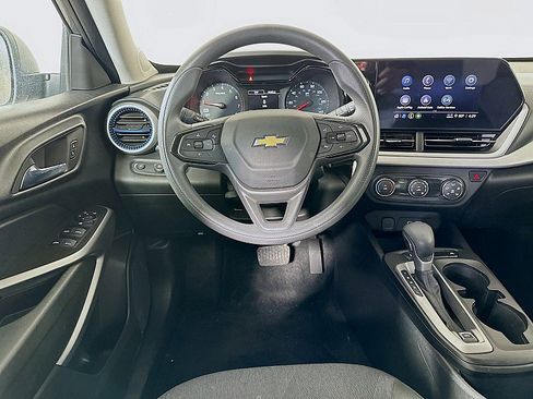 Used 2024 Chevrolet Trax LS FWD image 21