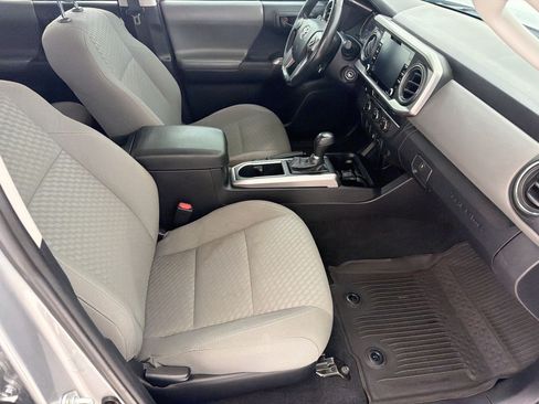 Used 2021 Toyota Tacoma SR5 RWD image 22