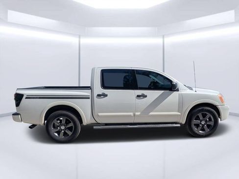Used 2012 Nissan Titan SV w/ Sport Appearance Pkg RWD image 2