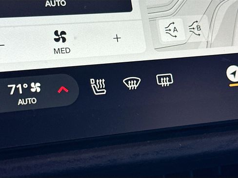 Used 2023 Rivian R1S Adventure image 19